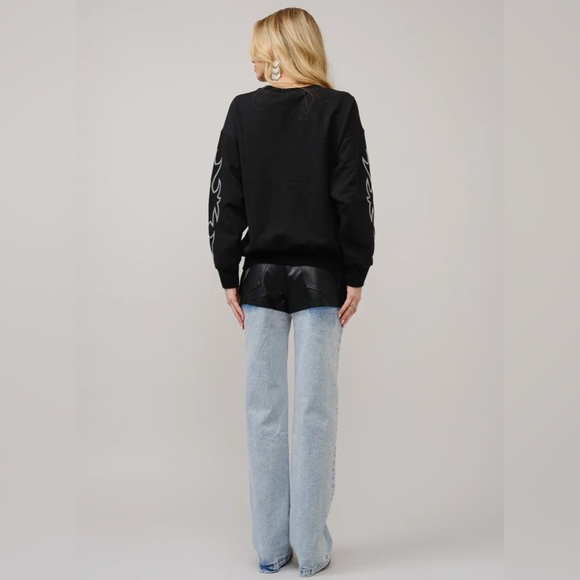 NEW blue b Black & White Cowboy Stitch Embroidered Relaxed Fit Comfy Sweatshirt - Picture 5 of 5